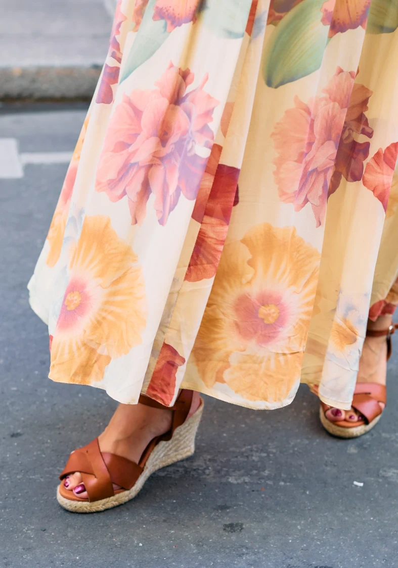 Jupe vintage longue abricot  fleurie  80´s